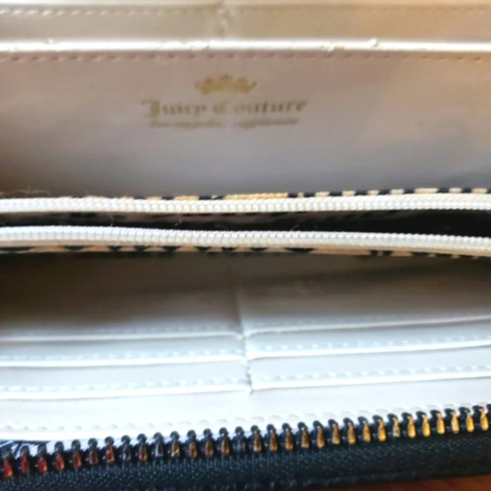 Juicy Couture Wallet Black Gold Hardware Zip Around Muti Compartments - Picture 5 of 7